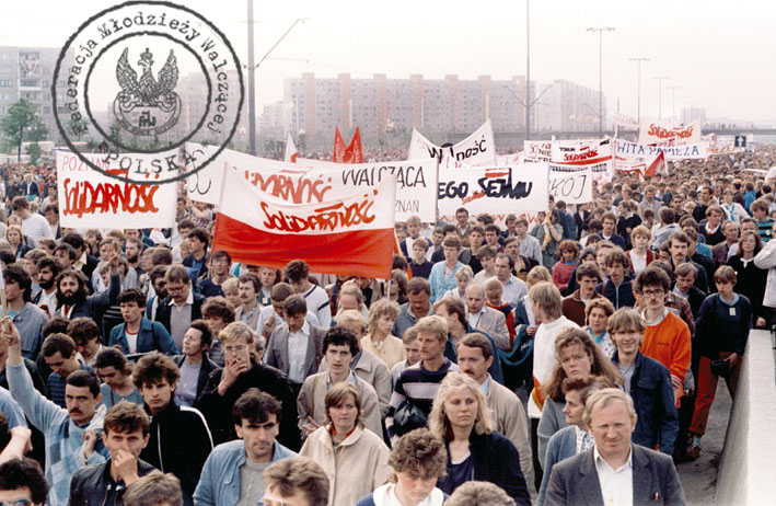 2 - Gdask Zaspa - pochd po mszy, formuje si manifestacja